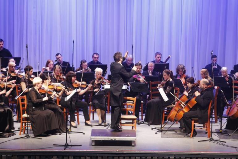 Академический Симфонический оркестр Санкт-Петербургской филармонии - Симфония №9 до мажор. Allegro vivace фото